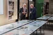 LH Peter Kaiser beim Pressegespräch zur Ausstellung von Felix Orsini-Rosenberg. Am Bild: LH Peter Kaiser mit Peter Nigst (Obmann Bauarchiv), Urheber: LPD Kärnten